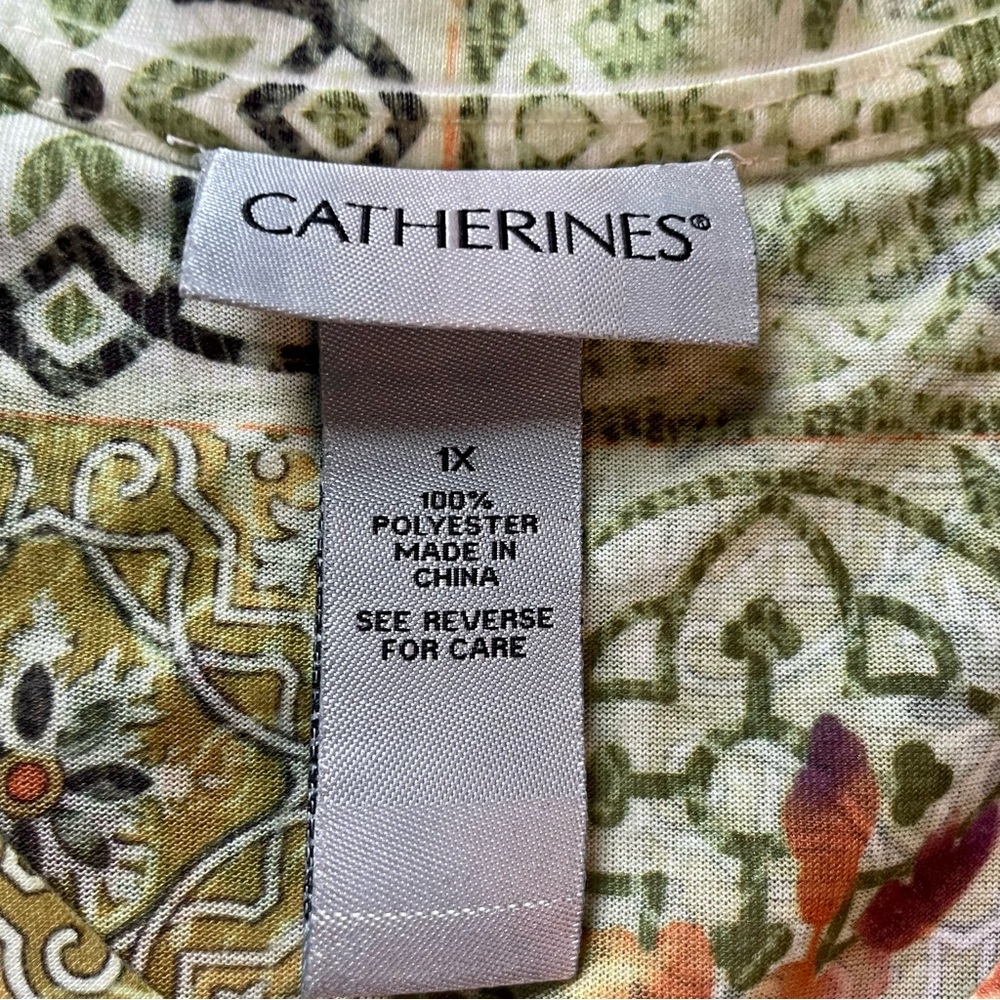 Catherines Womens 3/4 Sleeve Blouse, V-Neck Knit Top. Plus Size 1x Flower mosaic - Picture 3 of 5
